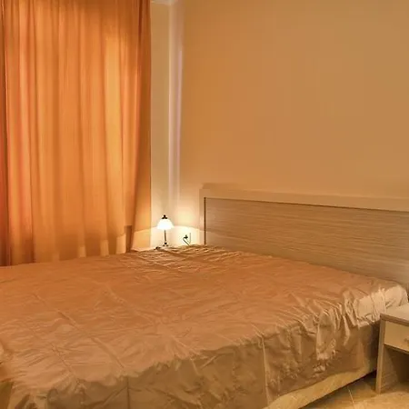 Royal Sun Private Hotel 2*